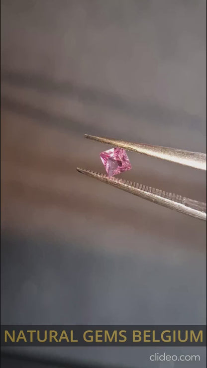 Natural Purple Sapphire - 0.182 ct - Square cut - unheated - Africa - pinkish Purple
