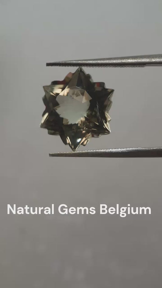 Natural green Amethyst - 4.39 ct - Hexagon - Snowflake - heated - certified by NGB