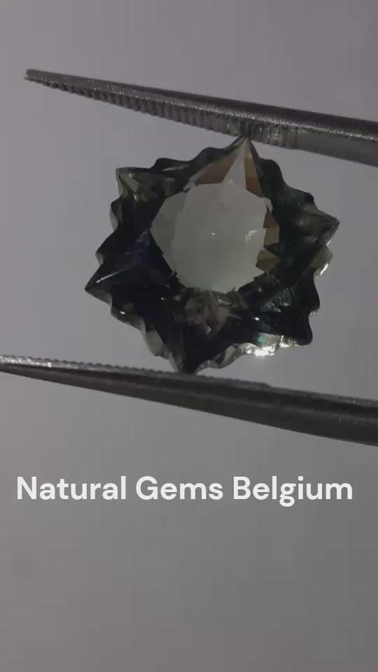 Natural green Amethyst - 4.65 ct - Hexagon - Snowflake - heated - certified by NGB