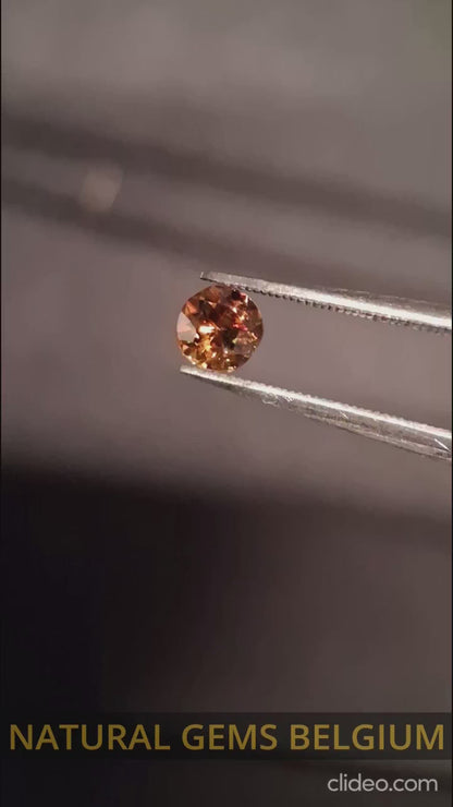 Natural sphene - 0.420 ct - round - unheated - high fire