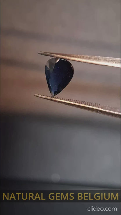 Natural Blue Sapphire - 1.07 ct - pear - unheated - SI - Medium blue