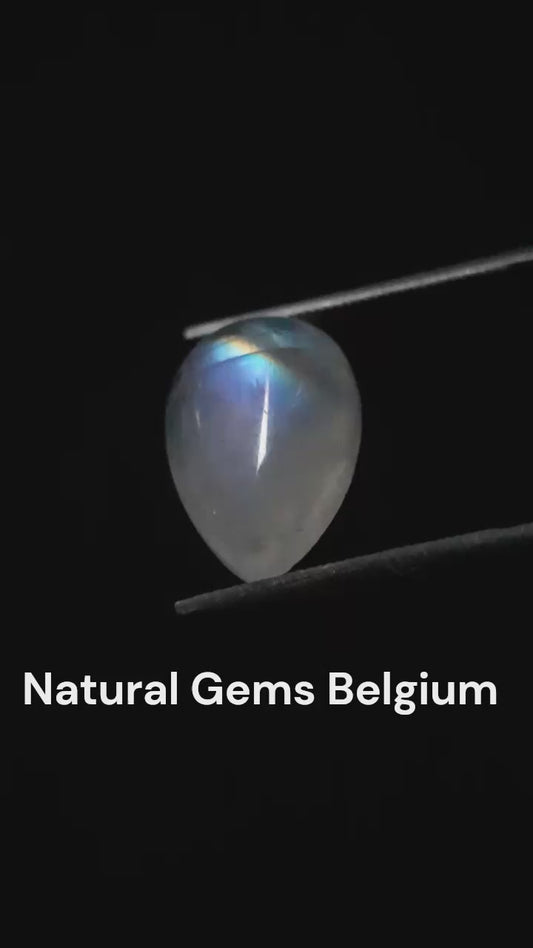 Natural Moonstone - yellow and blue adularescence - 3.304 ct - pear