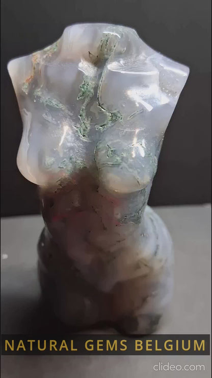Agata naturale - Busto intagliato a mano - 8 cm di altezza - Busto femminile in agata muschiata grigia