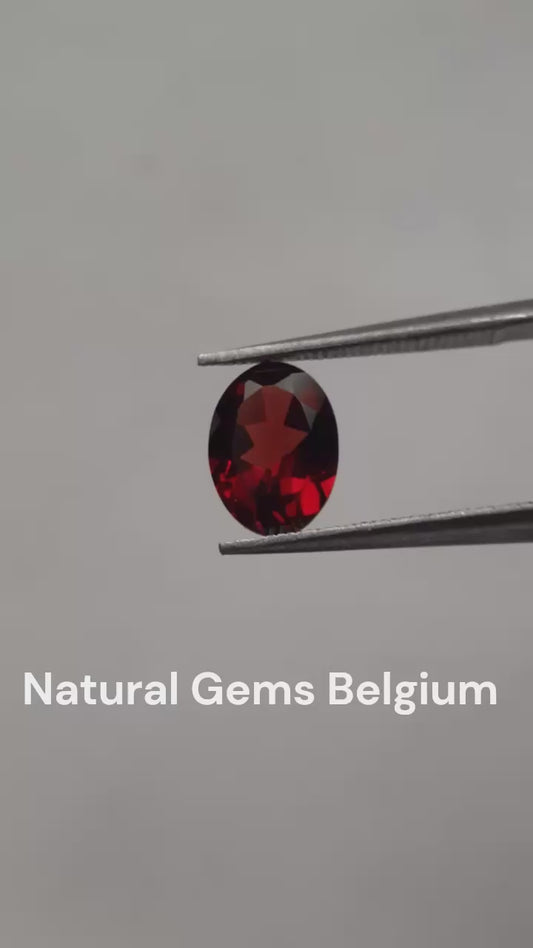 Natural red Rhodolite Garnet - 1.205 ct - oval - unheated