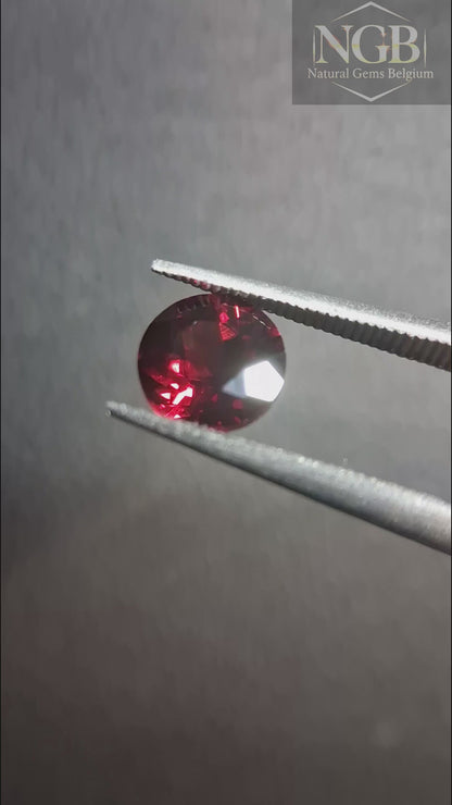 Natural Garnet - Rhodolite - 1.023 ct - round faceted - red gemstone