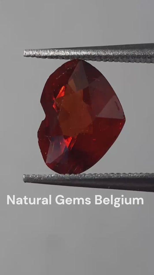 Natural medium orange Spessartite Garnet - 1.84 ct - heart - unheated