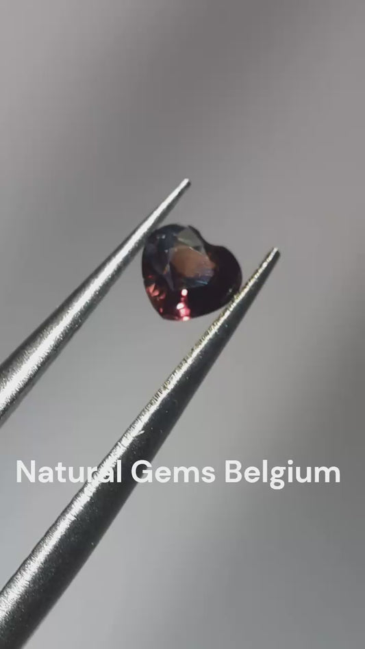 Natural purplish pink Sapphire - 0.23 ct - Heart - unheated - Tanzania - Certified by NGB