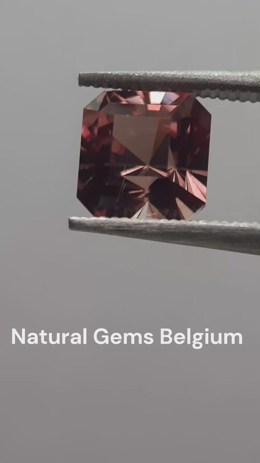 Natural Malaya Garnet - 1.19 ct - Square Octagon - unheated - Africa - certified by NGB