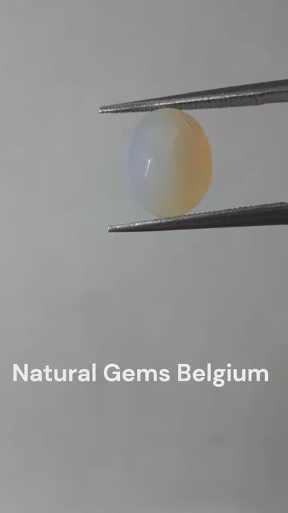Natural White Crystal Opal Faceted with play of color - 0.67 ct - oval - unheated