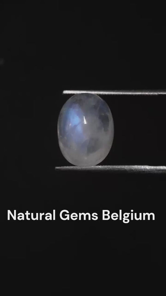 Natural Moonstone - blue adularescence - 4.115 ct - oval - certified natural