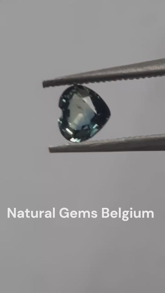 Natural bluish green sapphire - 0.28 ct - Heart - unheated - certified by NGB