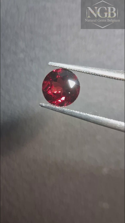 Natural Garnet - Rhodolite - 1.020 ct - round faceted - red gemstone
