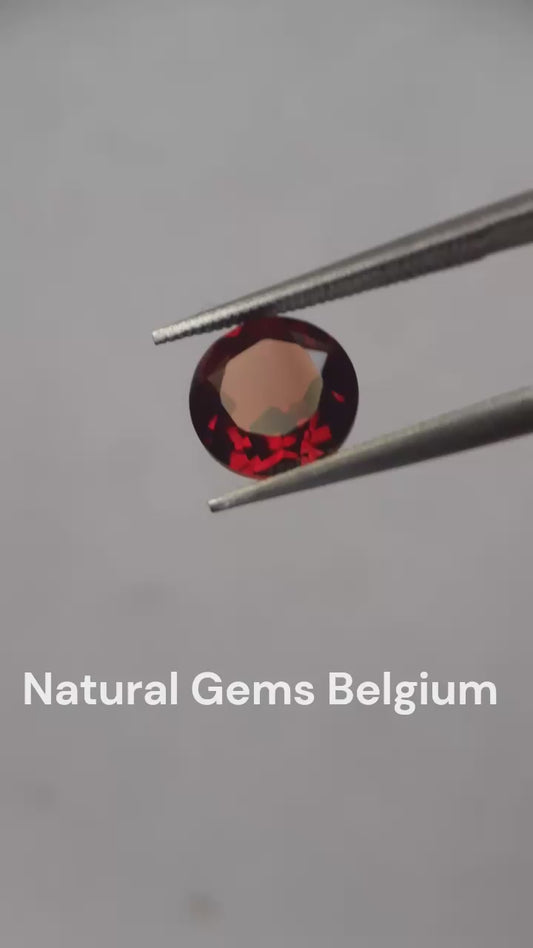 Natural Red Rhodolite Garnet - 1.398 ct - round - unheated