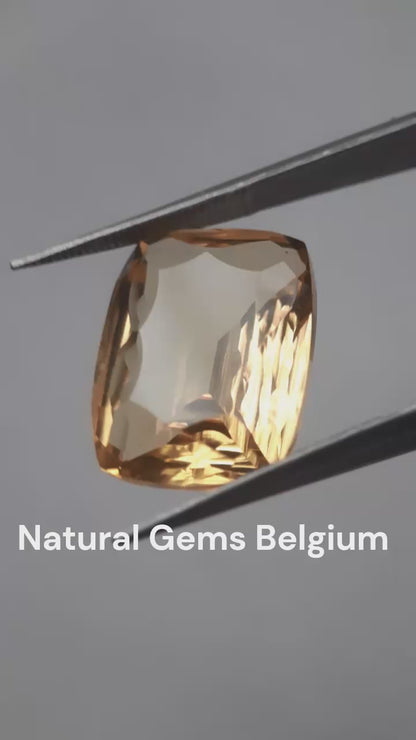 Natural sunlight yellow Citrine - 7.134 ct - cushion - unheated