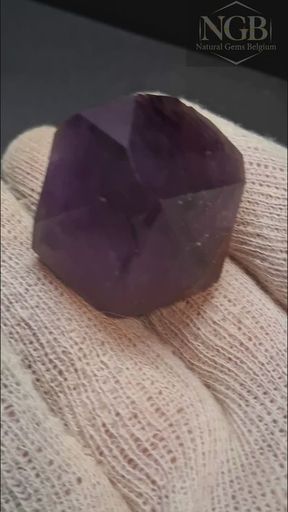 Rough amethyst - Amethyst Crystal Point - 4.0 x 3.9 cm