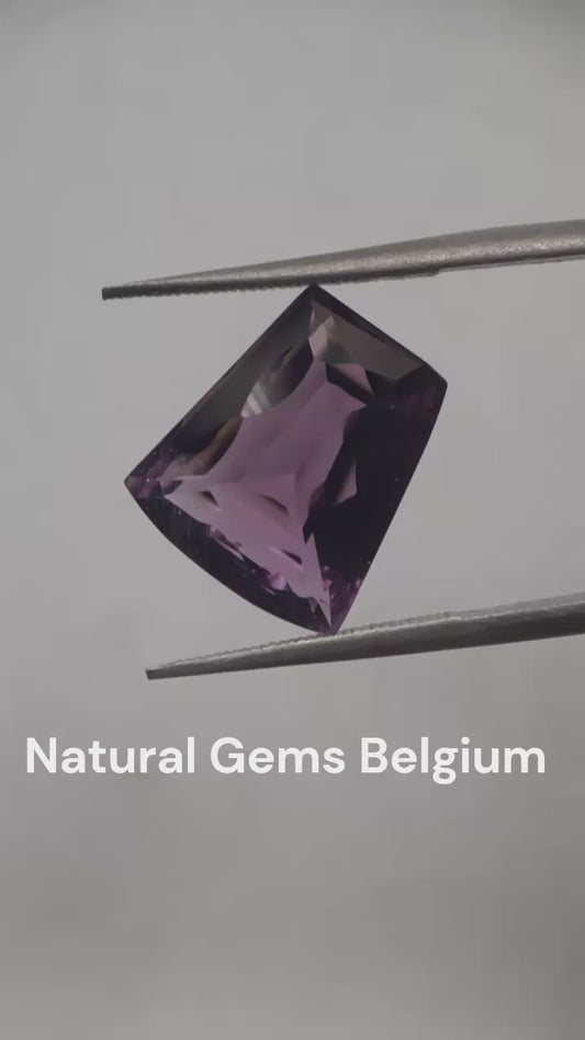 Natural purple Amethyst - 4.982 ct - tapered baguette - concave/custom cut - unheated