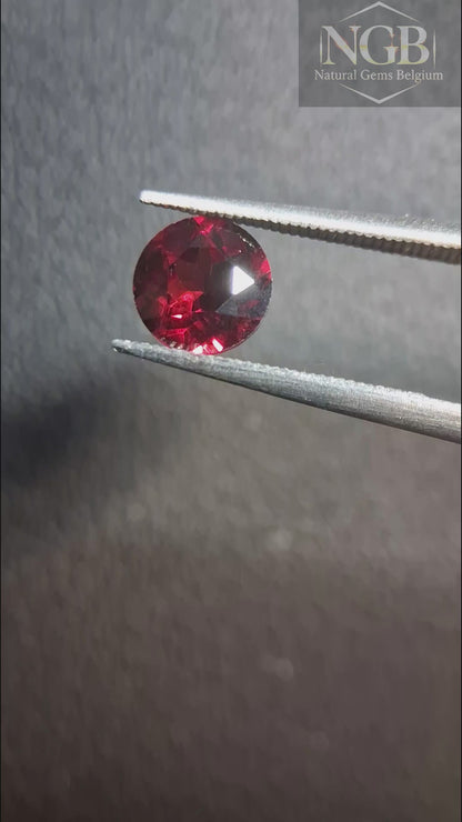 Natural Garnet - Rhodolite - 1.015 ct - round faceted - red gemstone