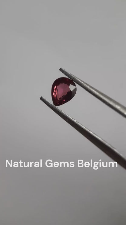 Natural red Ruby - 0.29 ct - Pear - unheated - East Africa - puplish red ruby - excellent luster