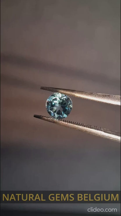 Natural Swiss Blue Topaz - 0.541 ct - round - irradiated - excellent quality - certified natural