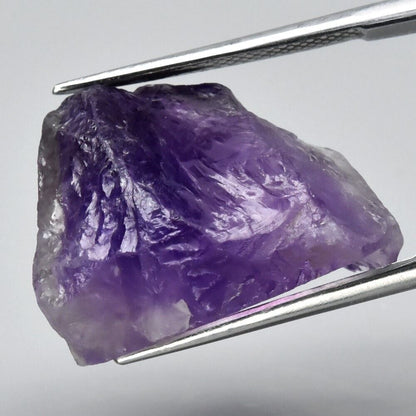 Natural purple Amethyst - 28.57 ct - Rough Gemstone - unheated - Certified by NGB - Natural Gems Belgium