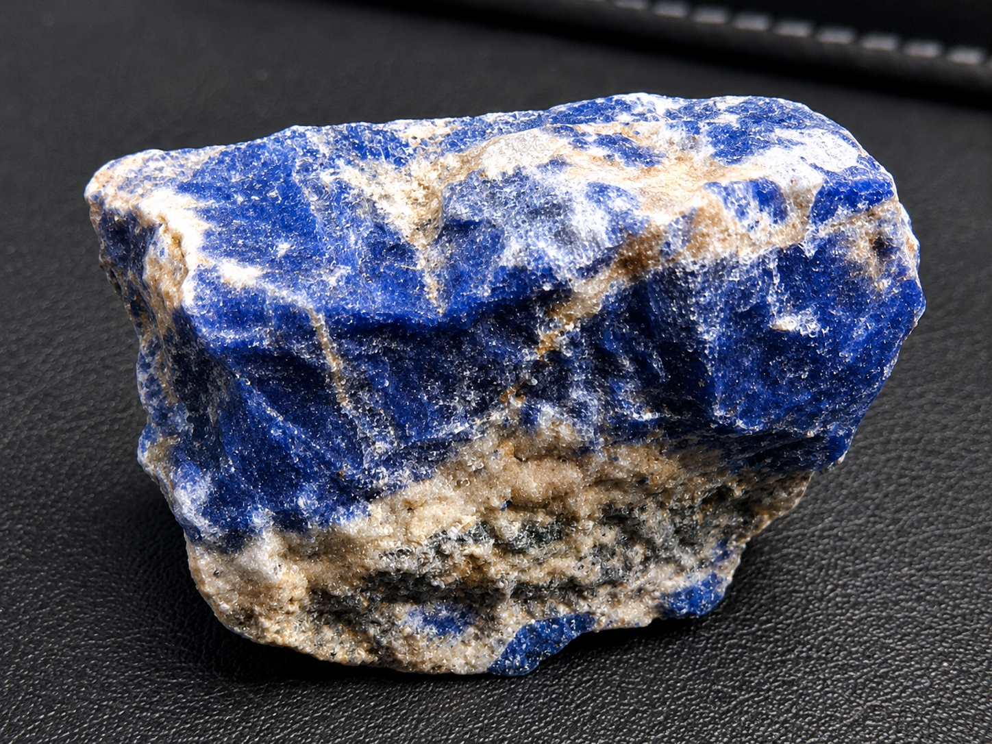 Rough Blue Sodalite – 43g Natural Crystal - Natural Gems Belgium